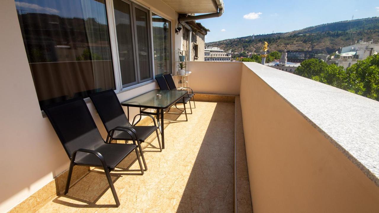 Big Terrace Apartment On Liberty Square Tbilisi Exteriér fotografie