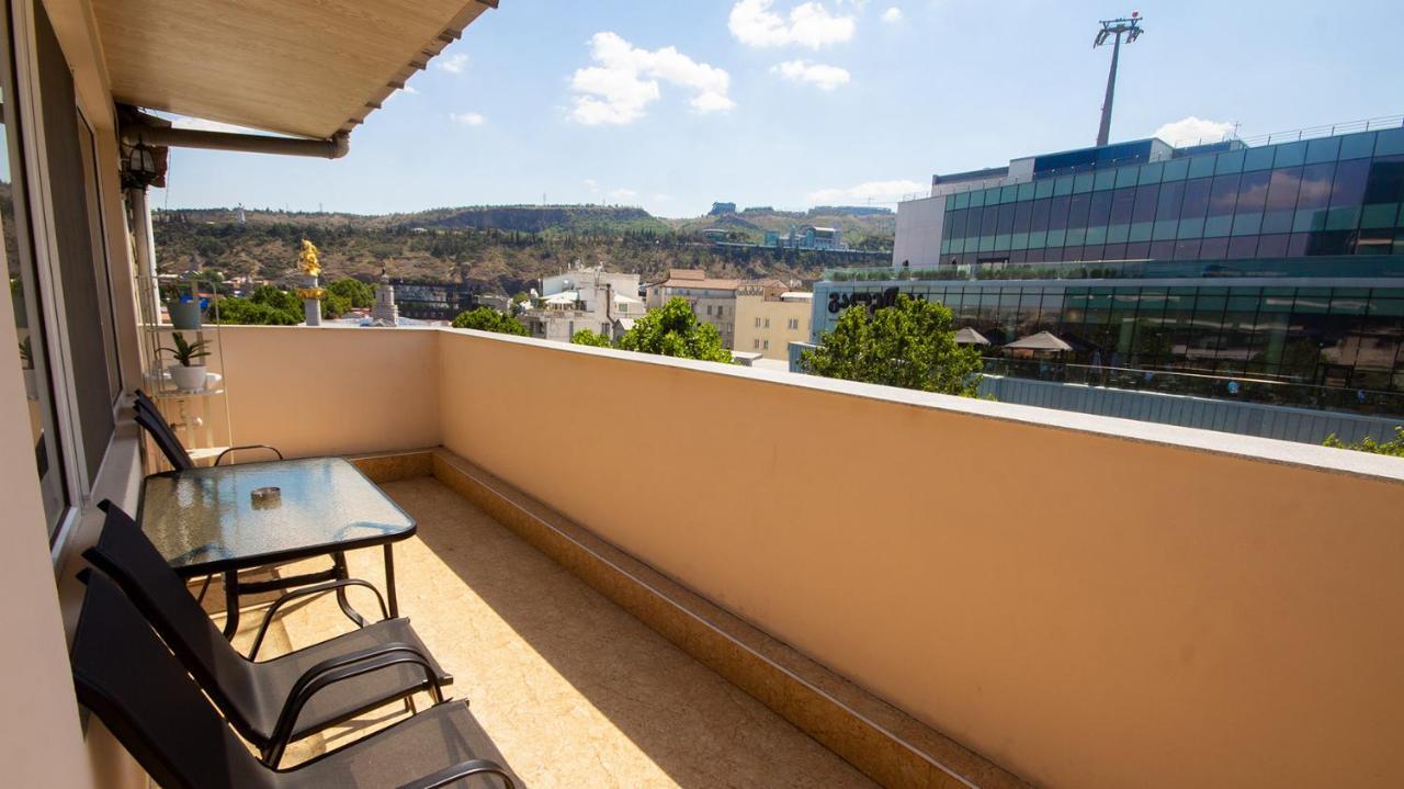 Big Terrace Apartment On Liberty Square Tbilisi Exteriér fotografie